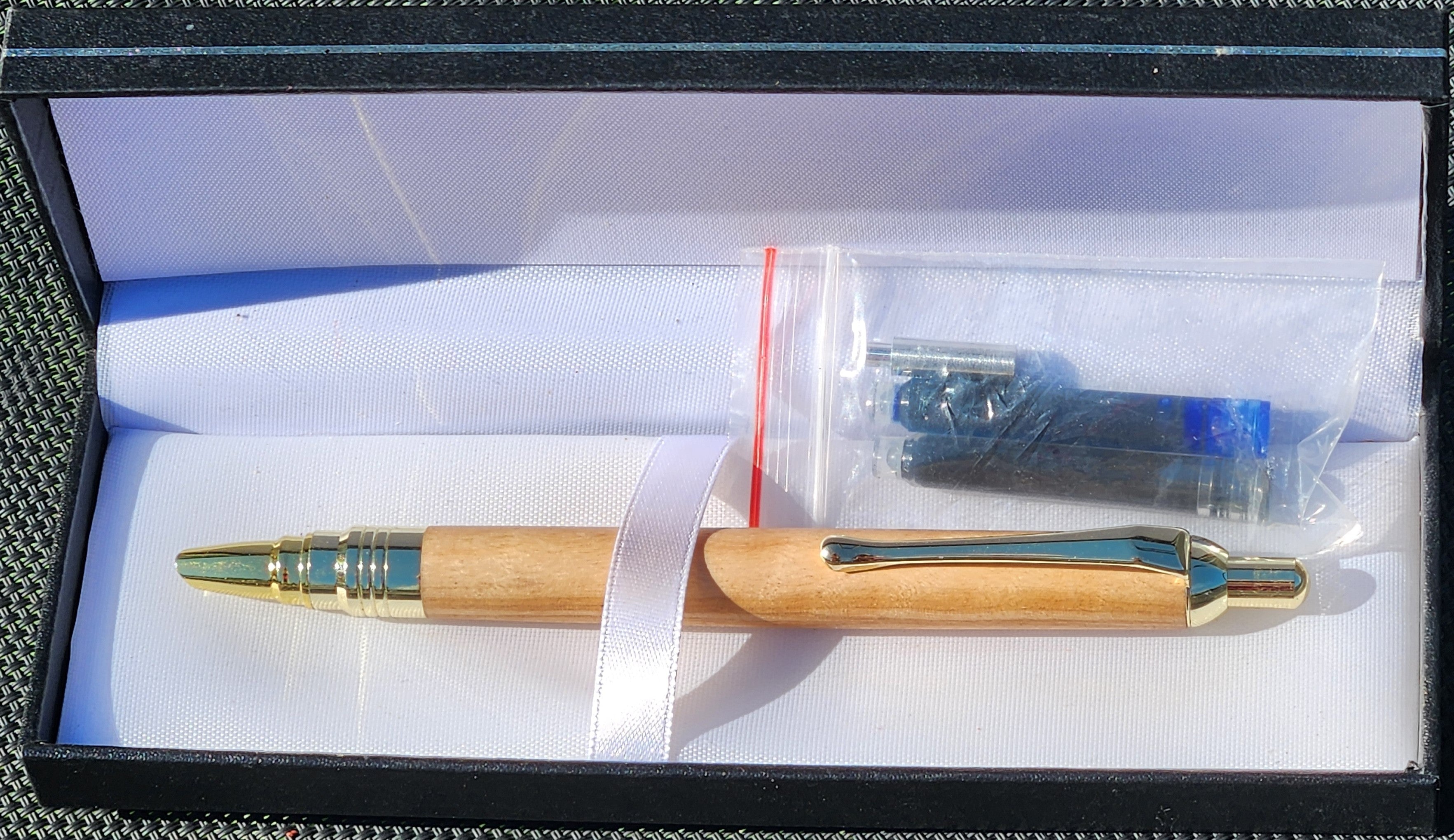 New Retractable Fountain Pen